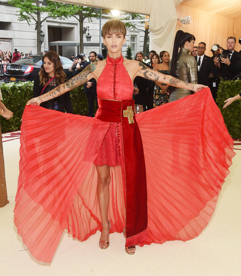 <p>Aussie actress Ruby Rose showed off her fashion credentials in this Tomy Hilfiger red halterneck dress. Photo: Getty Images </p>