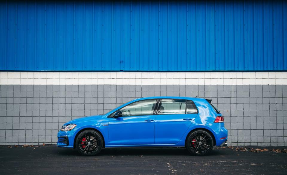 <p>2019 Volkswagen Golf GTI Rabbit Edition manual</p>