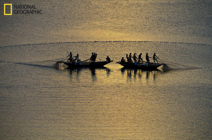 Took this shot from the Panchet Dam in Jharkhand, India. (Photo and caption Courtesy Himadri Chakraborty / National Geographic Your Shot) <br> <br> <a href="http://ngm.nationalgeographic.com/your-shot/weekly-wrapper" rel="nofollow noopener" target="_blank" data-ylk="slk:Click here" class="link ">Click here</a> for more photos from National Geographic Your Shot.