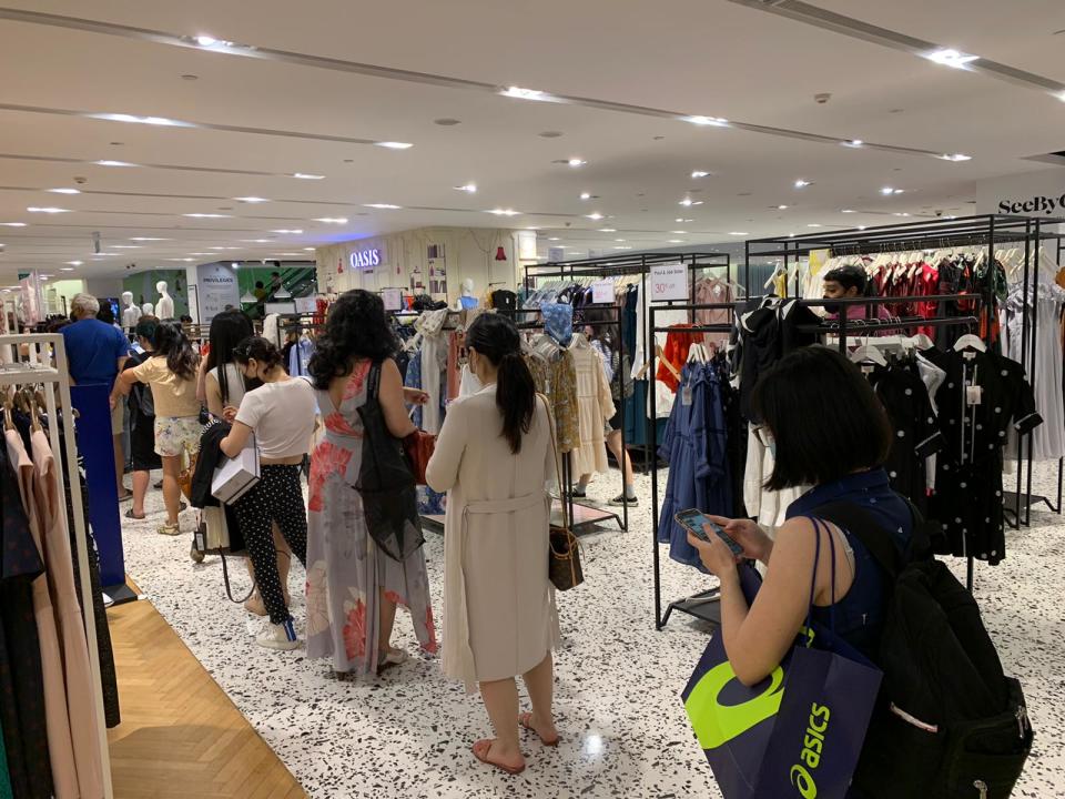 Hordes of customers queued up to shop at Robinsons yesterday (30 Oct). (PHOTO: Yahoo Lifestyle SEA)