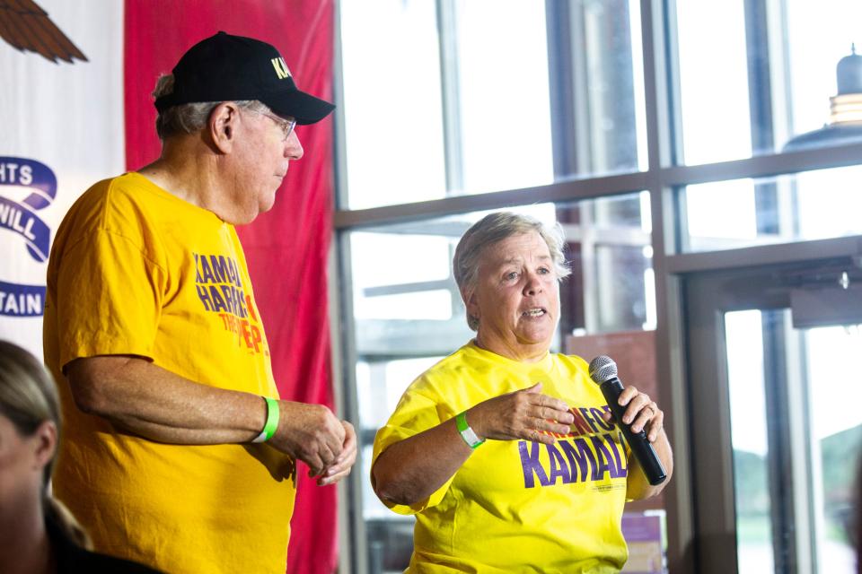 Sue Dvorsky, right, and Bob Dvorsky introduced Democratic presidential candidate U.S. Sen. Kamala Harris, D-Calif., during a campaign event, Thursday, Sept., 19, 2019, at Backpocket Brewing in Coralville, Iowa.