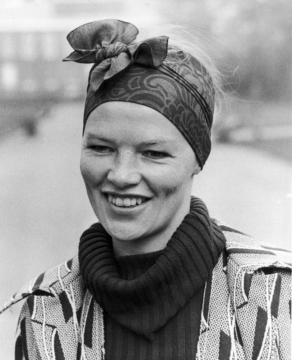 FILE British actress Glenda Jackson in Kensington Palace Gardens, London on April 16, 1971. Glenda Jackson, a double Academy Award-winning performer who had a long second career as a British lawmaker, has died at 87. Jackson's agent Lionel Larner said she died Thursday, June 15, 2023 at her home in London after a short illness. (AP Photo/John Rider, File)