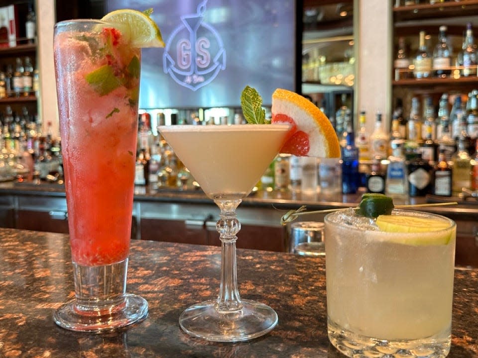 drinks on cruise bar 