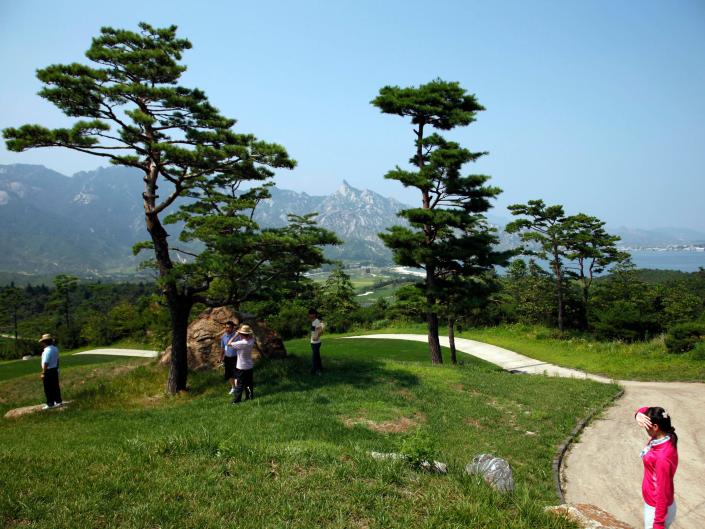 Η Βόρεια Κορέα ανατίναξε το θέρετρο Diamond Mountain, το οποίο κάποτε συμβόλιζε την ειρήνη και τη συνεργασία με τη Νότια Κορέα, ανέφερε μια έκθεση.