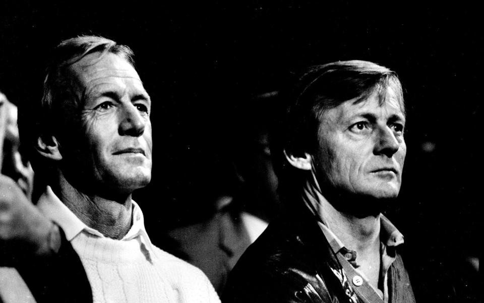 Paul Hogan and John Cornell in 1986 - Peter Kevin Solness/Fairfax Media via Getty Images