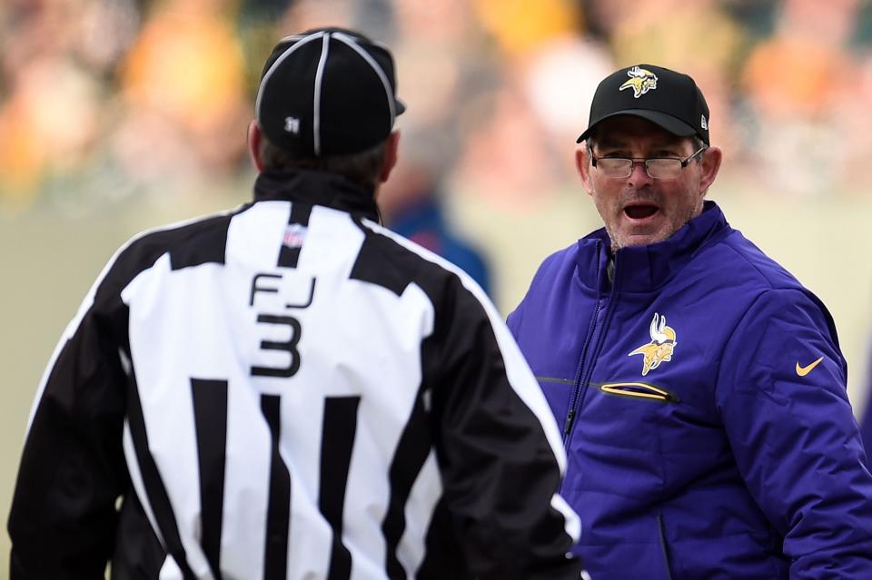 Vikings head coach Mike Zimmer laid out the game plan against the Packers, but his players didn't follow. (Getty Images)