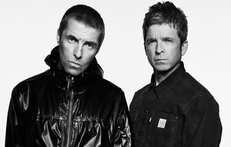 Liam y Noel Gallagher anunciaron el regreso de Oasis, a 15 años de la disolución de la banda 