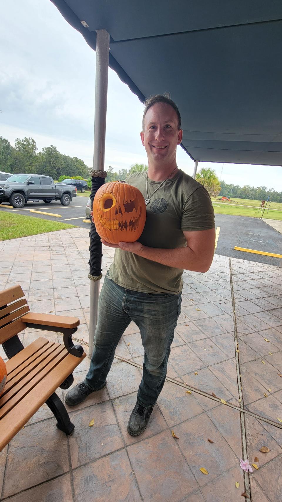 Horror fan Ian Eubanks is competing in national contest Face of Horror. The winner gets $13,000 and a photo shoot with actor/stuntman Kane Hodder (Jason Voorhees in the Friday the 13th movies).
