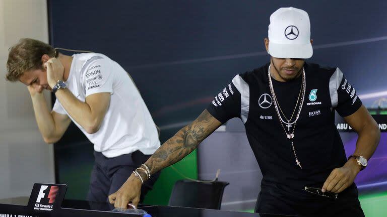 Rosberg y Hamilton, compañeros en Mercedes, no disimularon sus diferencias