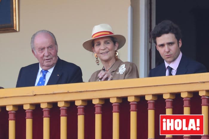 Felipe de Marichalar junto a su madre, la infanta Elena y su abuelo el rey Juan Carlos