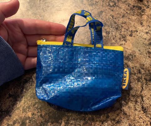 An Ikea bag coin purse that's just absolutely iconic