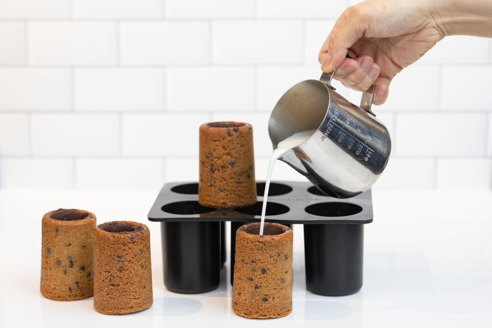 <p><a href="https://go.redirectingat.com?id=74968X1596630&url=https%3A%2F%2Fwww.williams-sonoma.com%2Fproducts%2Fcookie-shot-mold&sref=https%3A%2F%2Fwww.thepioneerwoman.com%2Fholidays-celebrations%2Fgifts%2Fg37792828%2Flast-minute-holiday-gifts%2F" rel="nofollow noopener" target="_blank" data-ylk="slk:Shop Now;elm:context_link;itc:0;sec:content-canvas" class="link ">Shop Now</a></p><p>Cookie Shot Mold</p><p>williams-sonoma.com</p><p>$49.95</p><span class="copyright">Williams Sonoma</span>