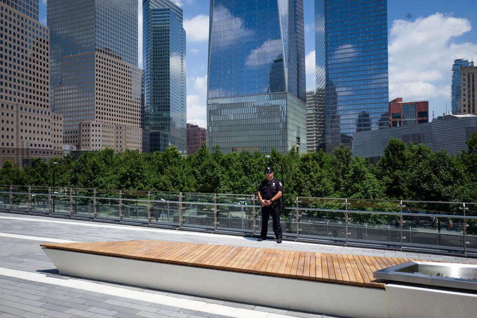 Elevated park opens at WTC site, overlooks 9/11 memorial