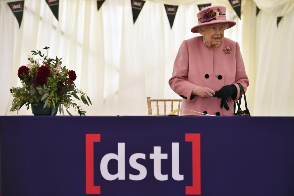 The Queen And Duke Of Cambridge Visit Dstl Porton Down