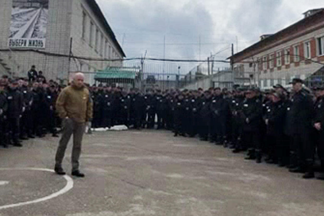 Video allegedly shows Wagner Group head Yevgeny Prigozhin recruiting prisoners to go fight in Ukraine. (Telegram)