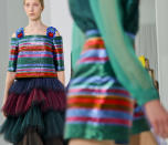 La colección de la casa Delpozo es presentada durante la Semana de la Moda de Nueva York el miércoles 15 de febrero de 2017 en Nueva York. (Foto AP/Bebeto Matthews)