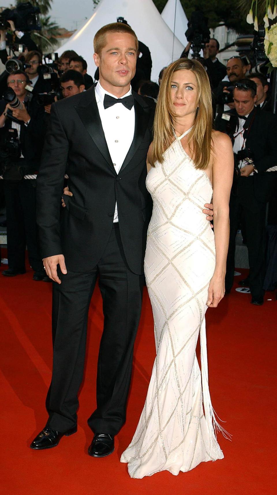 <p>In Atelier Versace, auf der Premiere von „Troja“ 2004.<br>[Bild PA] </p>