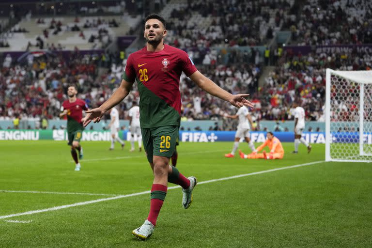 Gonçalo Ramos fue llamado para reemplazar a Cristiano Ronaldo y convirtió un hat trick en la victoria de Portugal sobre Suiza