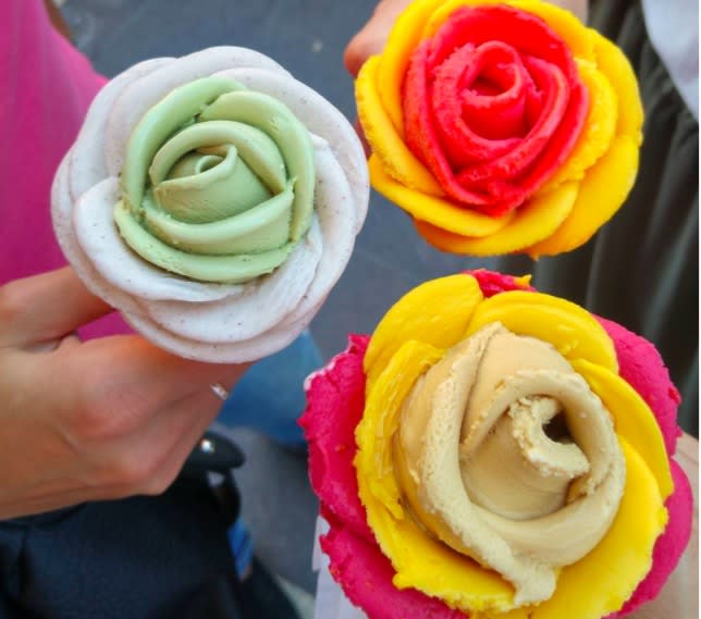 These gelato flowers look too good to eat!