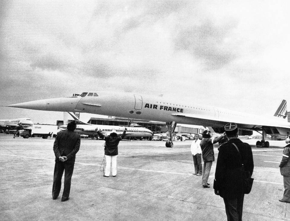 The Concorde's first commercial flight