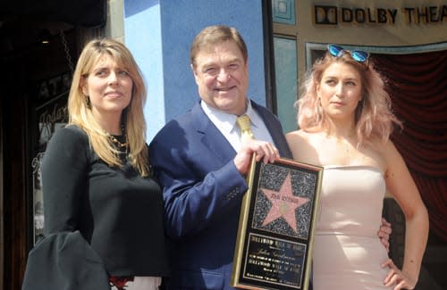 John Goodman con su mujer y su hija