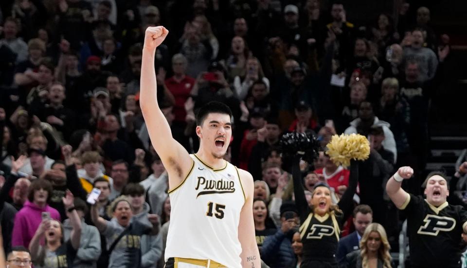 Zach Edey will be returning to Purdue for the 2023-24 season.