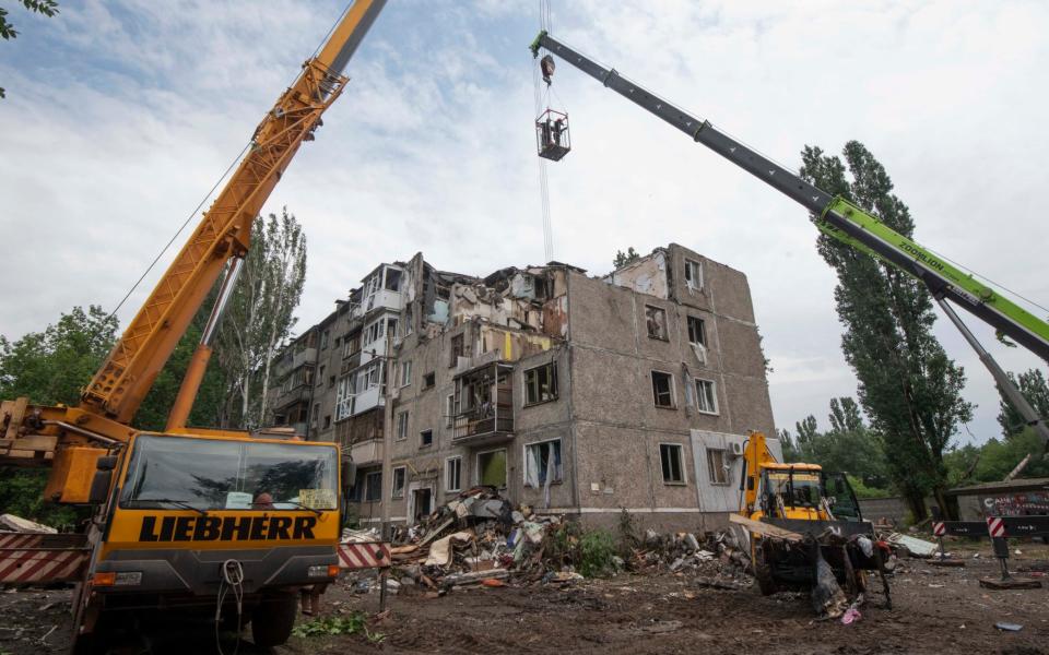 Mykolaiv apartment block blast - Julian Simmonds for The Telegraph