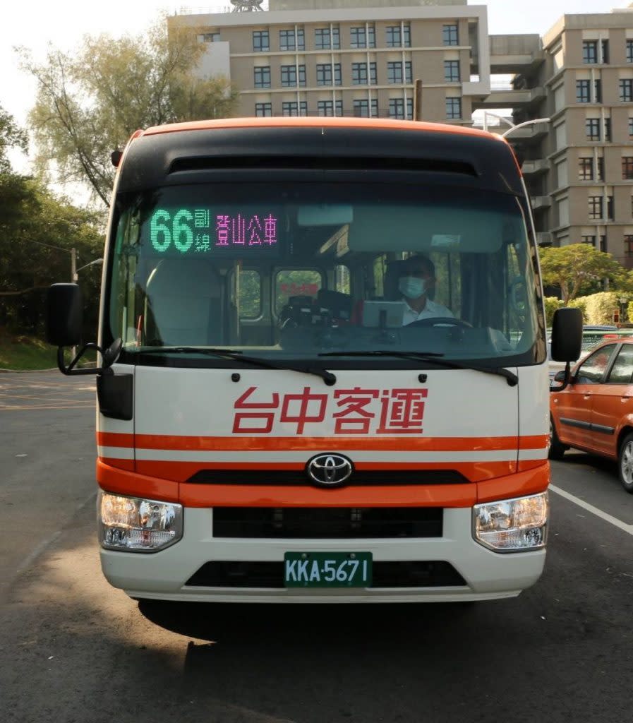 台中首條登山公車。（記者徐義雄攝）