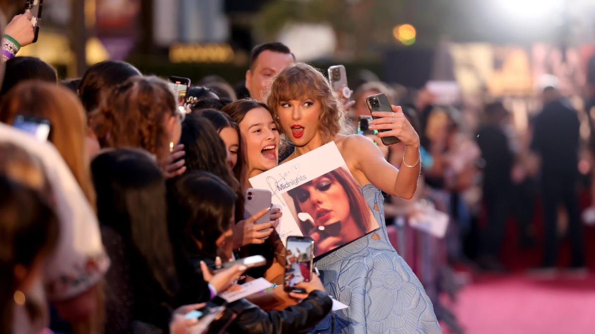 taylor swift favors apple music｜TikTok Search