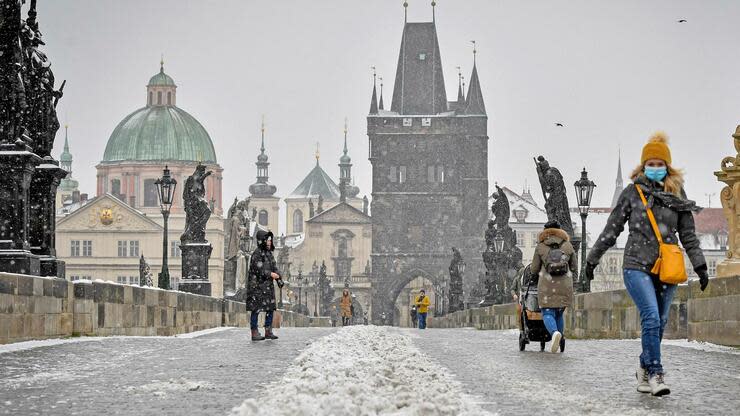 In acht Monaten wählen die Tschechen ein neues Parlament. Nun muss plötzlich ein neues Wahlrecht her. Foto: dpa