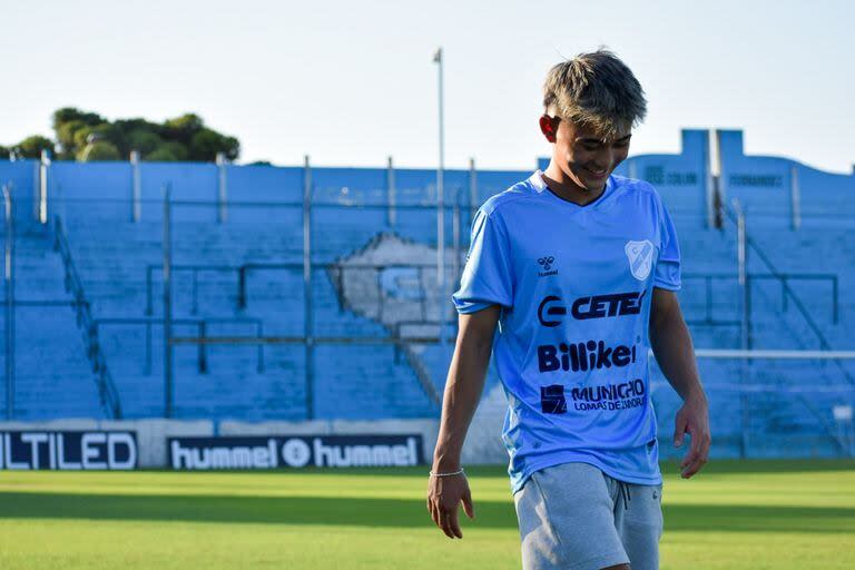 León Morimoto dejó Hawái para cumplir con el objetivo de su vida de jugar al fútbol profesional; estuvo en Temperley en 2021