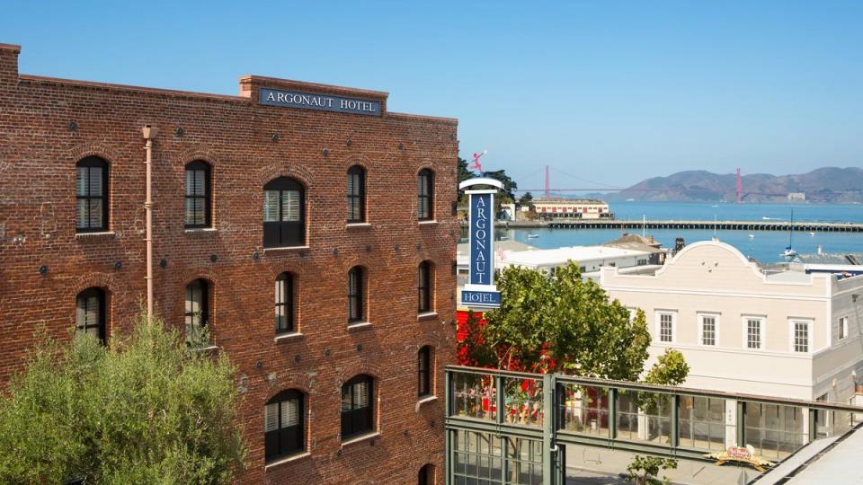 The Argonaut hotel overlooks the Golden Gate Bridge (The Argonaut hotel)