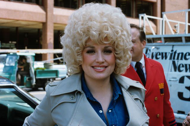 <p>Nancy Barr / MediaPunch / Alamy</p> Dolly Parton in 1981