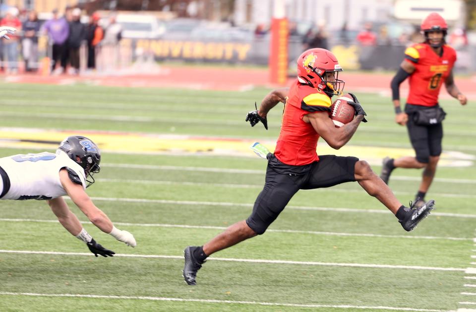 The Grand Valley State football team edged Ferris State in the Anchor Bone rivalry on Saturday at Ferris State.