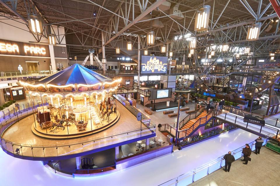 Amusement park inside Les Galeries de la Capitale