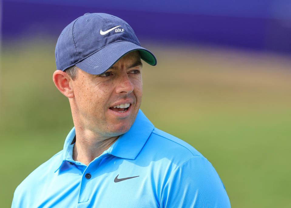 DUBAI, UNITED ARAB EMIRATES - NOVEMBER 15: Rory McIlroy of Northern Ireland on the 18th green as a preview for the DP World Tour Championship on the Earth Course at Jumeirah Golf Estates on November 15, 2023 in Dubai, United Arab Emirates. (Photo by David Cannon/Getty Images)