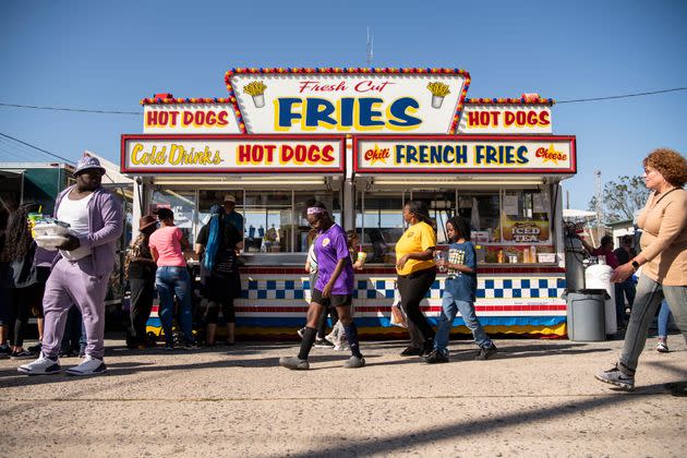 Another food stand. (Photo: Damon Dahlen/HuffPost)