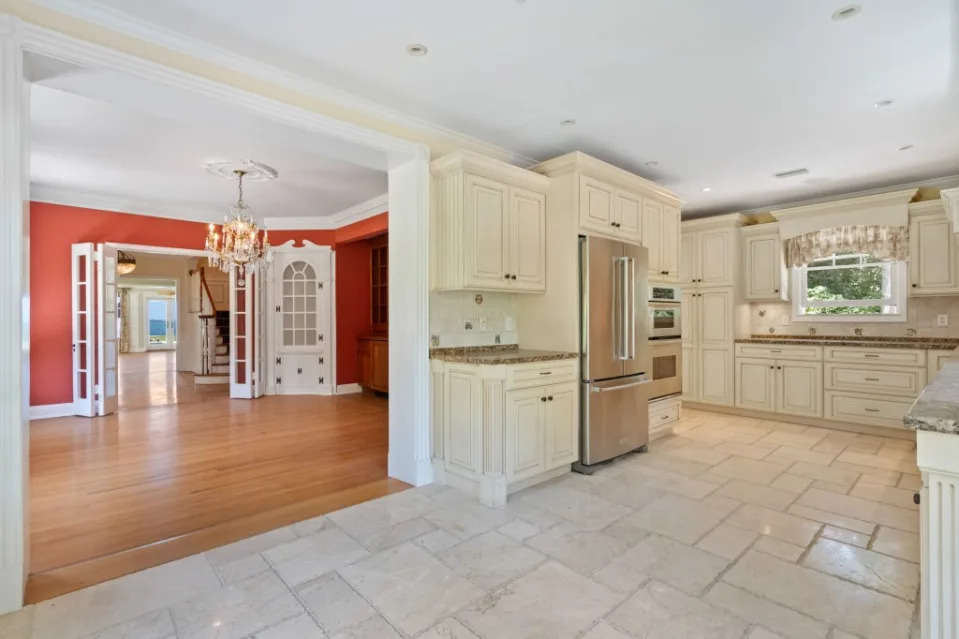 A view of the open floor plan. Coastal Home Photography