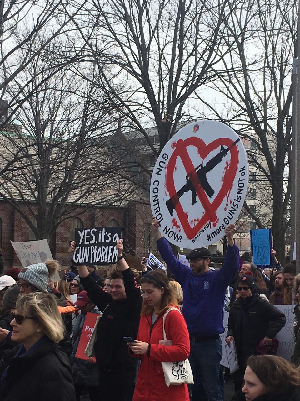 <p>A sign in Boston reads “Yes, It’s a Gun Problem.” (Photo: Dave Cronin for Yahoo Lifestyle) </p>