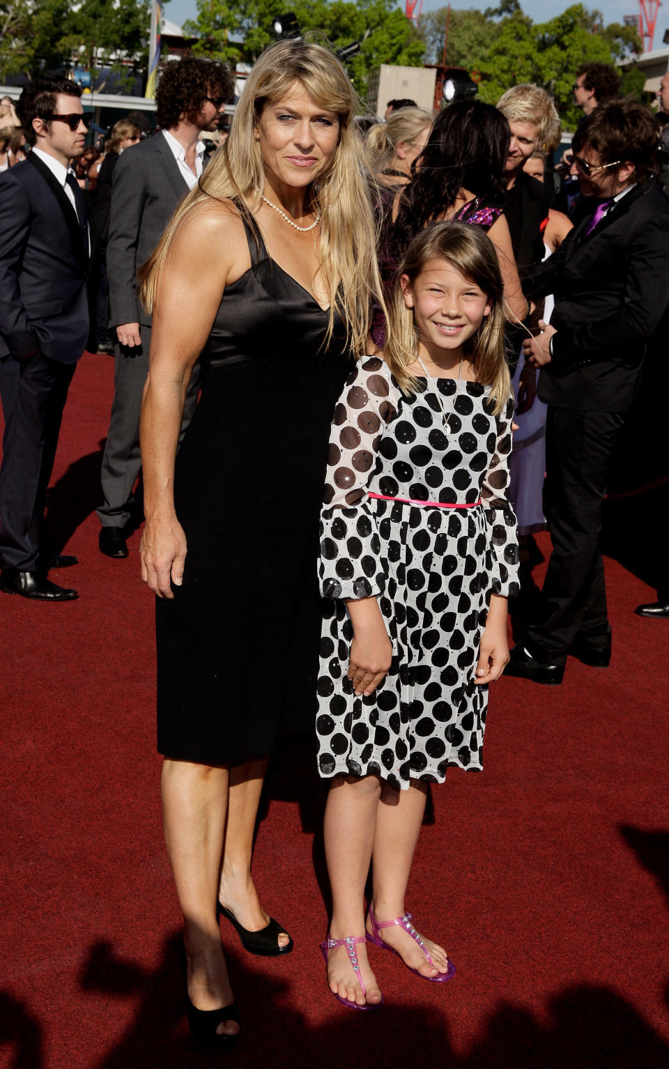 Bindi Irwin and Terri Irwin arrive on the red carpet at the 2009 ARIA Awards at Acer Arena on November 26, 2009 in Sydney, Australia.  (Photo by Brendon Thorne/Getty Images)