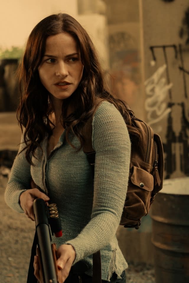 Kelly Overton as Vanessa in Syfay's "Van Helsing"