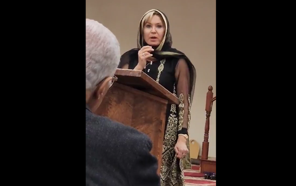 Bonnie Crombie is confronted over her 'weak' stance on Gaza during a meeting with Canadian Muslims at a Hamilton Mosque