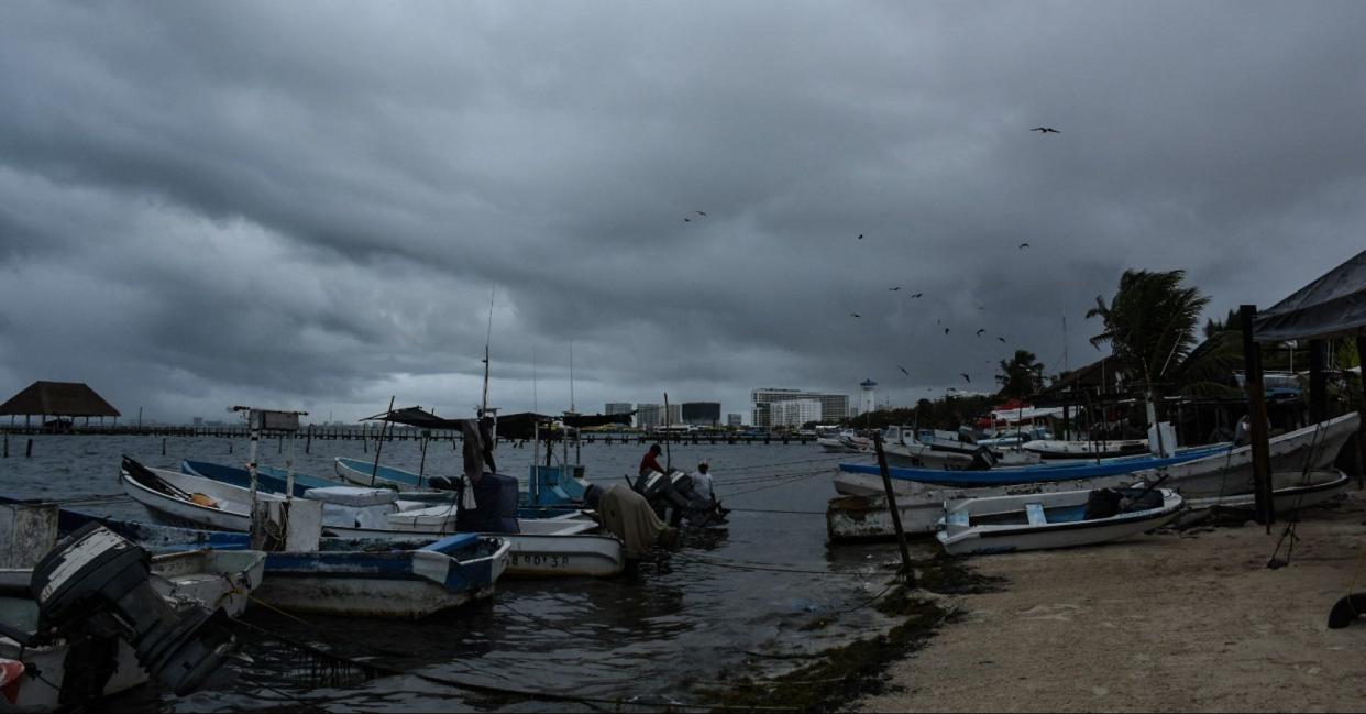 Alerta por huracán Zeta en Yucatán y Quintana Roo; inician evacuaciones