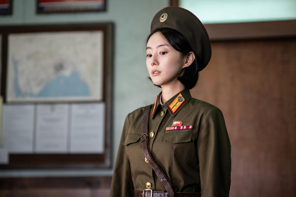 《樂透大作戰》朴世婉在一票男演員中「萬綠叢中一點紅」，潑辣詮釋「北韓IU」