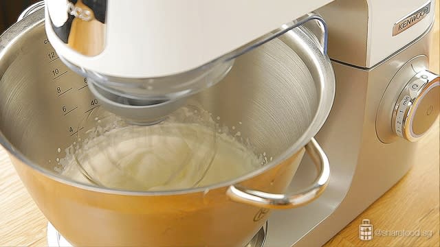 DurianPuff-kenwood-stand-mixer