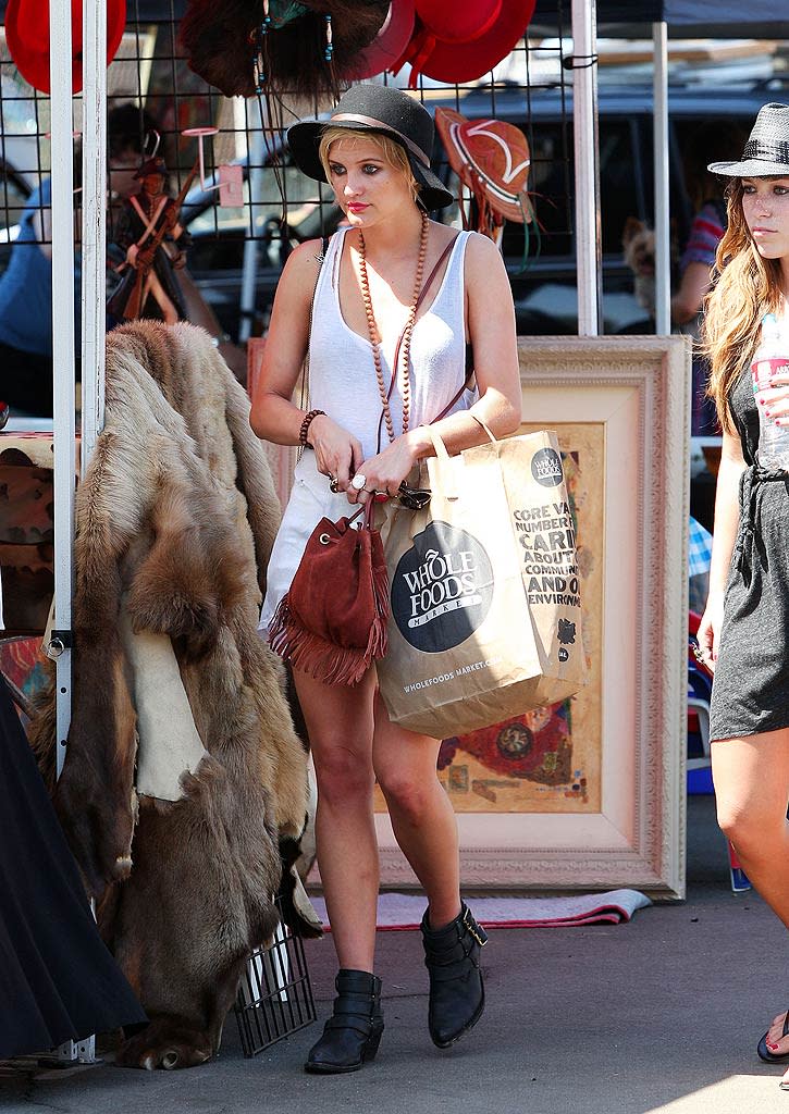 Ashlee Simpson Flea Market