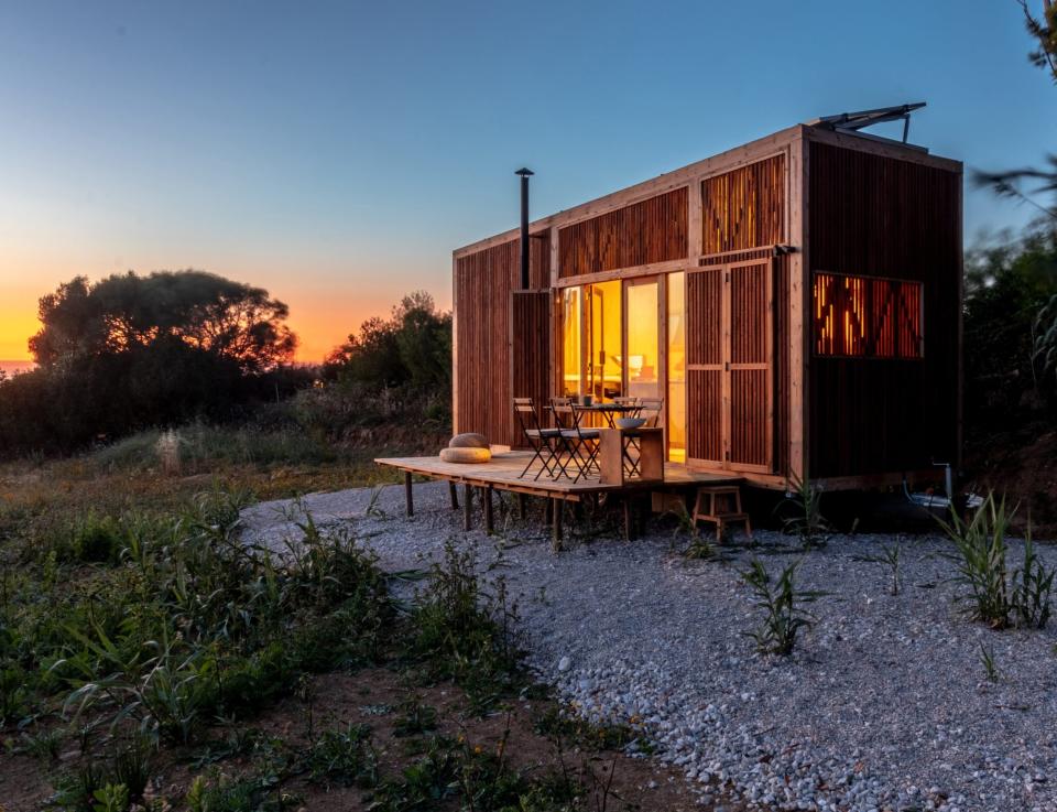 The Ursa tiny home by Madeiguincho.