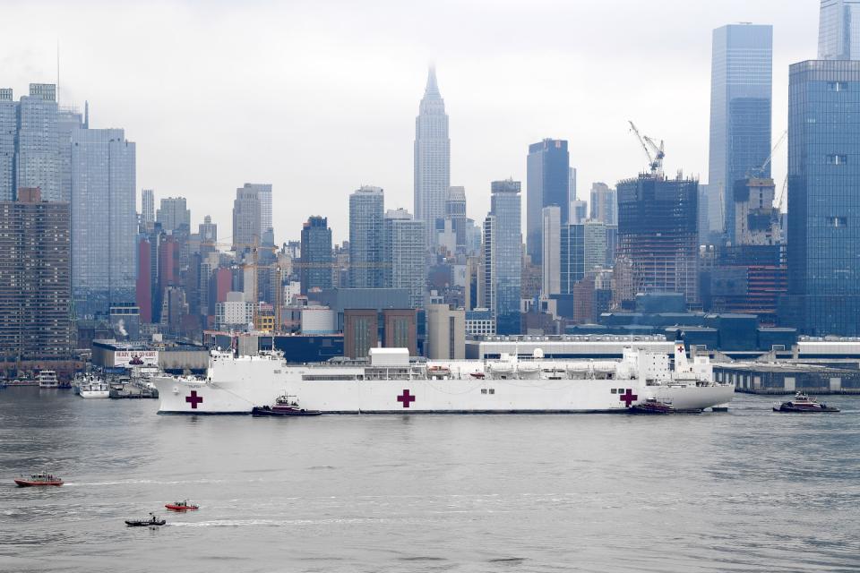 Navy hospital ship Comfort arrives in New York