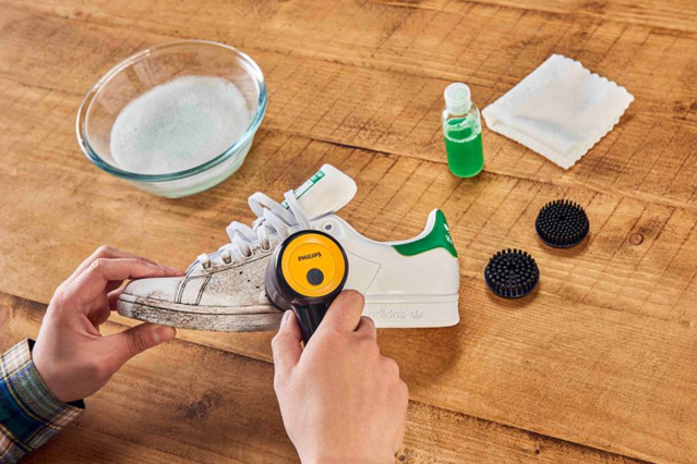 This handy sneaker cleaner helps give dirty shoes a second life