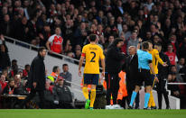 <p>Soccer Football – Europa League Semi Final First Leg – Arsenal vs Atletico Madrid – Emirates Stadium, London, Britain – April 26, 2018 Atletico Madrid coach Diego Simeone is sent to the stands by referee Clement Turpin REUTERS/Dylan Martinez </p>